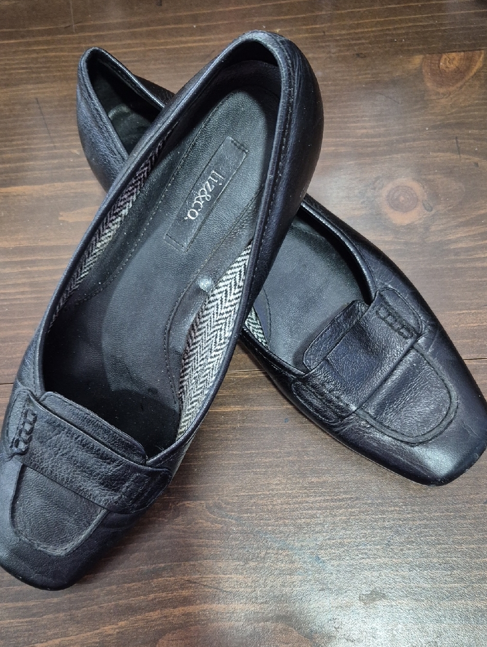Liz Claiborne Black Leather Penny Loafers